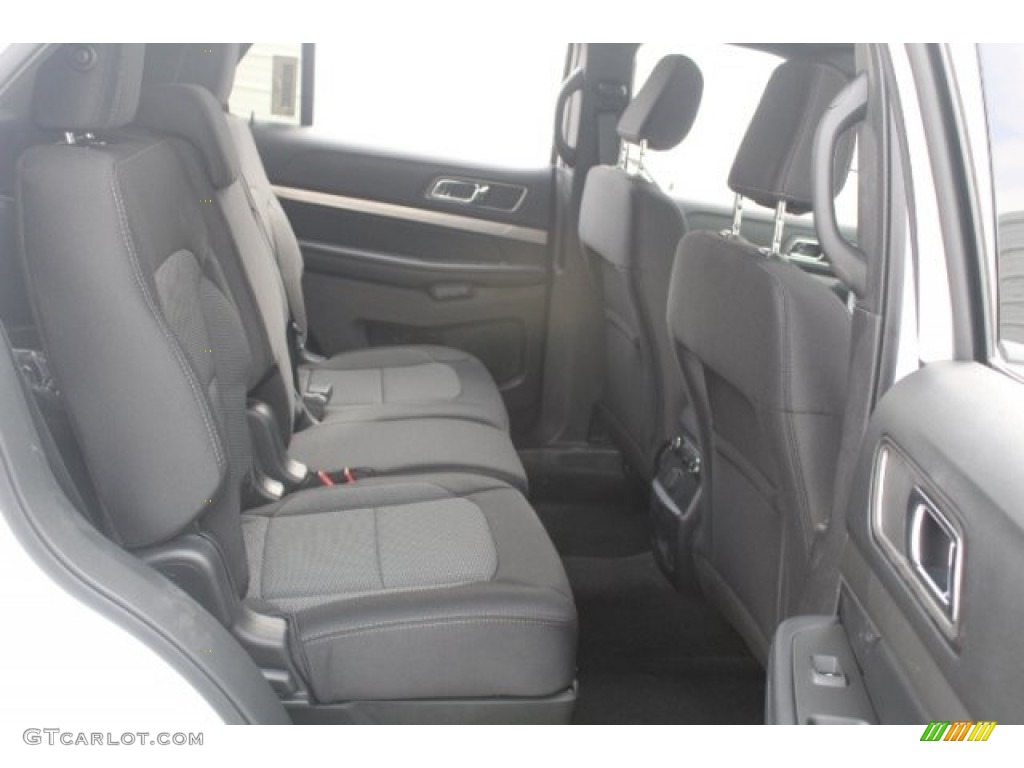 2018 Explorer XLT - White Platinum / Ebony Black photo #27