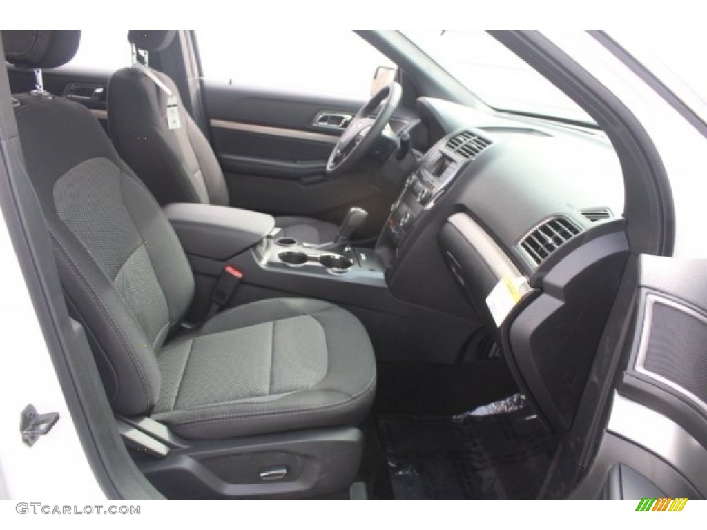 2018 Explorer XLT - White Platinum / Ebony Black photo #30