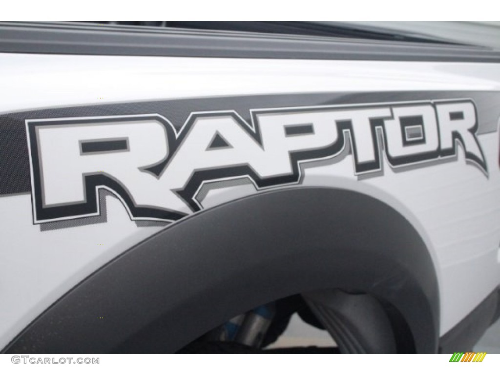 2018 F150 SVT Raptor SuperCrew 4x4 - Oxford White / Raptor Black photo #7