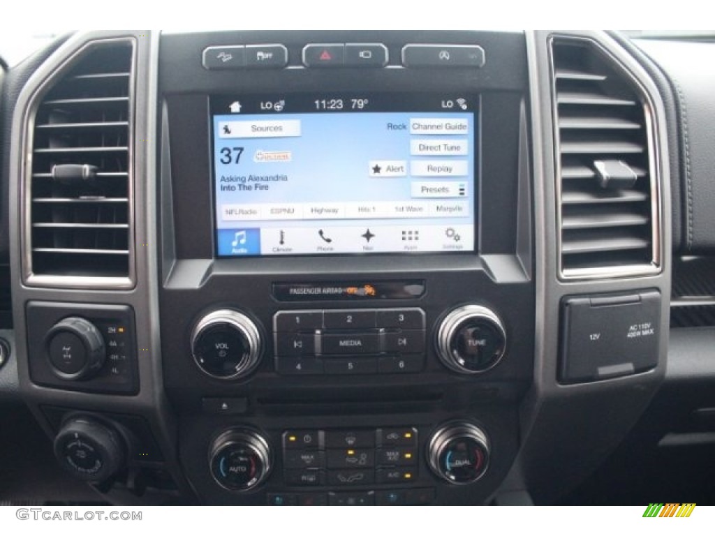 2018 Ford F150 SVT Raptor SuperCrew 4x4 Controls Photo #125580999