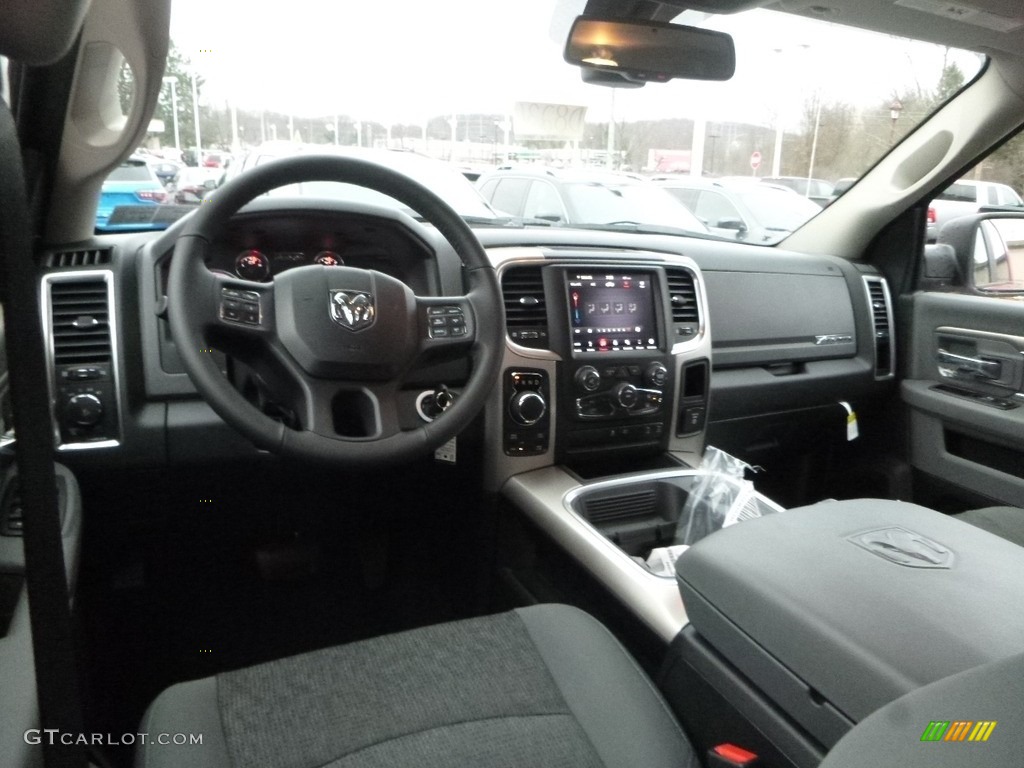 2018 1500 Big Horn Crew Cab 4x4 - Flame Red / Black/Diesel Gray photo #14