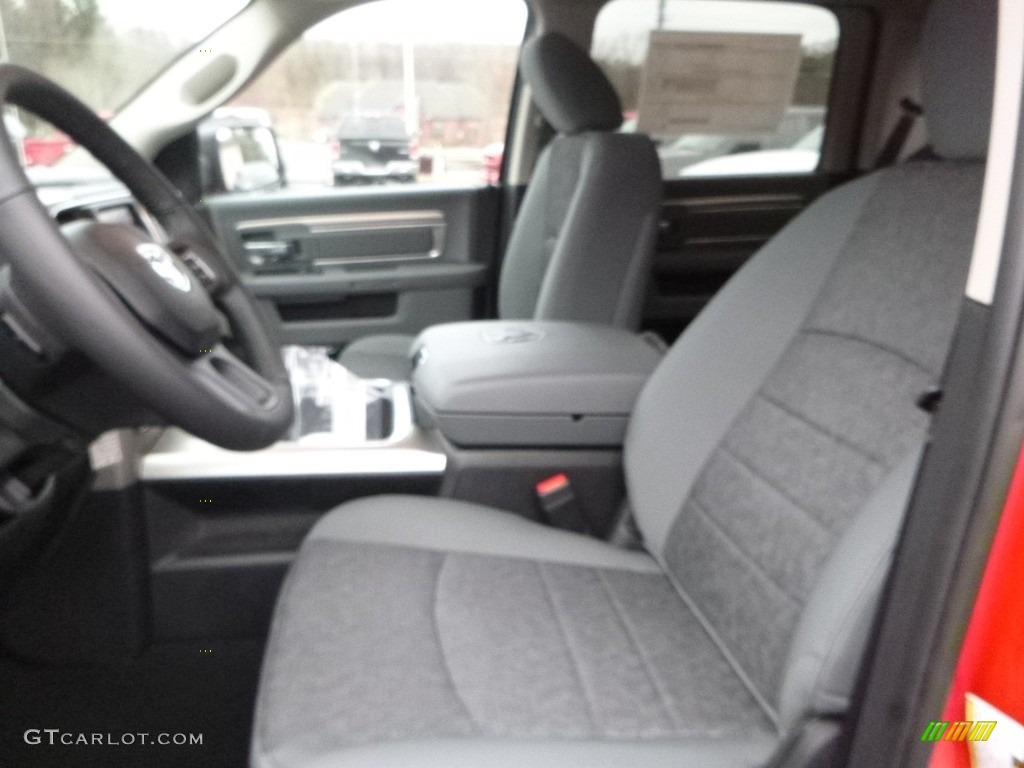 2018 1500 Big Horn Crew Cab 4x4 - Flame Red / Black/Diesel Gray photo #17