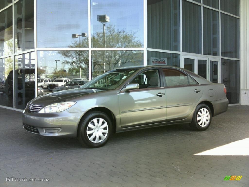 2005 Camry LE - Phantom Gray Pearl / Gray photo #3