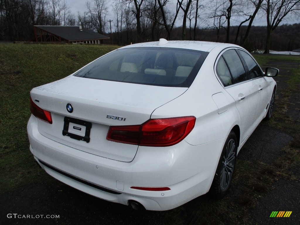 2018 5 Series 530i xDrive Sedan - Alpine White / Canberra Beige/Black photo #10