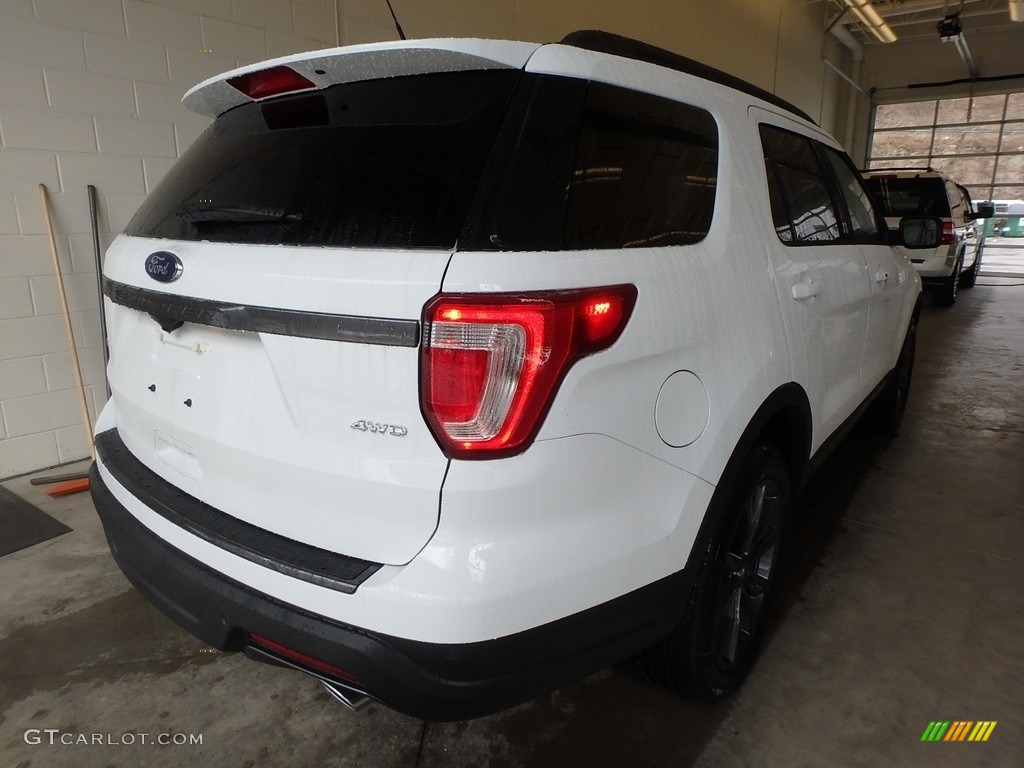 2018 Explorer XLT 4WD - Oxford White / Ebony Black photo #2