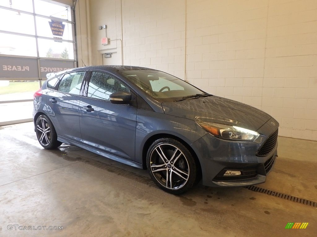2018 Focus ST Hatch - Blue Metallic / Charcoal Black Recaro Leather photo #1