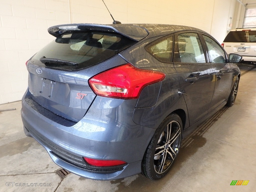 2018 Focus ST Hatch - Blue Metallic / Charcoal Black Recaro Leather photo #2