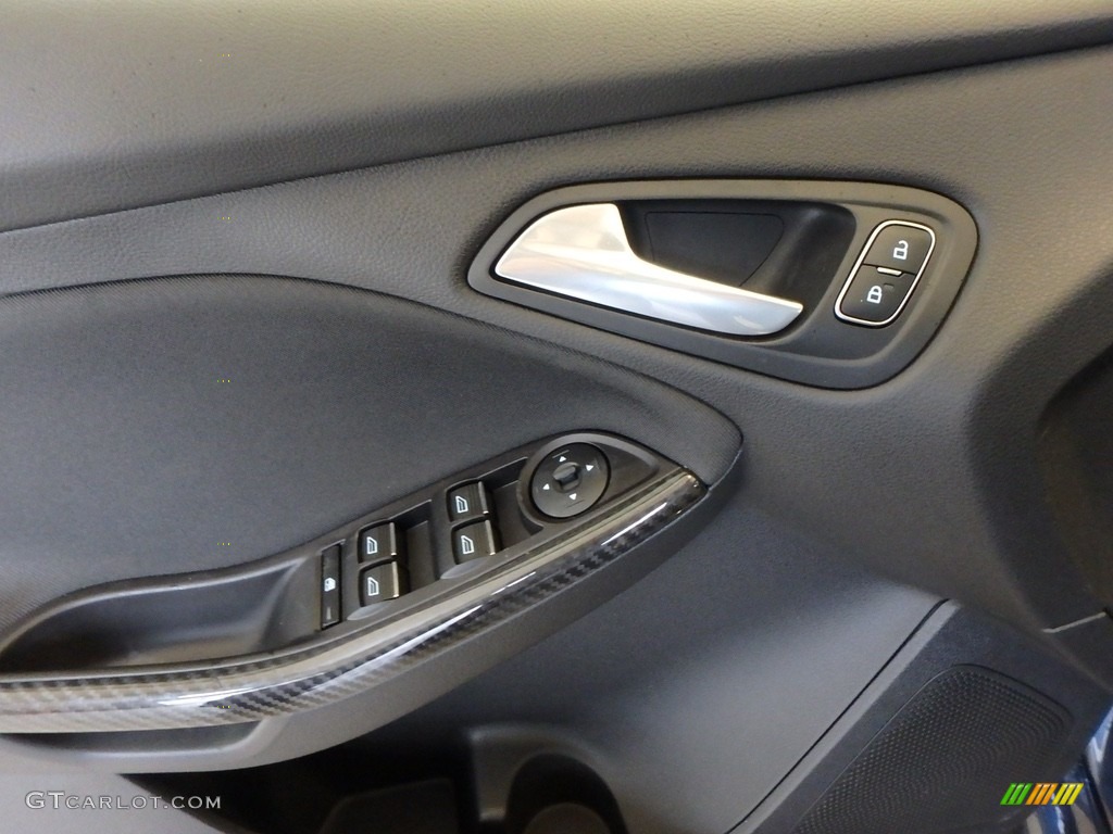 2018 Focus ST Hatch - Blue Metallic / Charcoal Black Recaro Leather photo #9