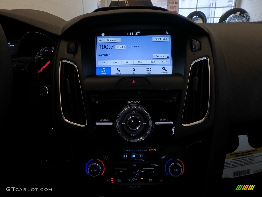 2018 Focus ST Hatch - Blue Metallic / Charcoal Black Recaro Leather photo #13