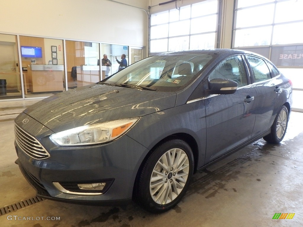 2018 Focus Titanium Sedan - Blue Metallic / Charcoal Black photo #4