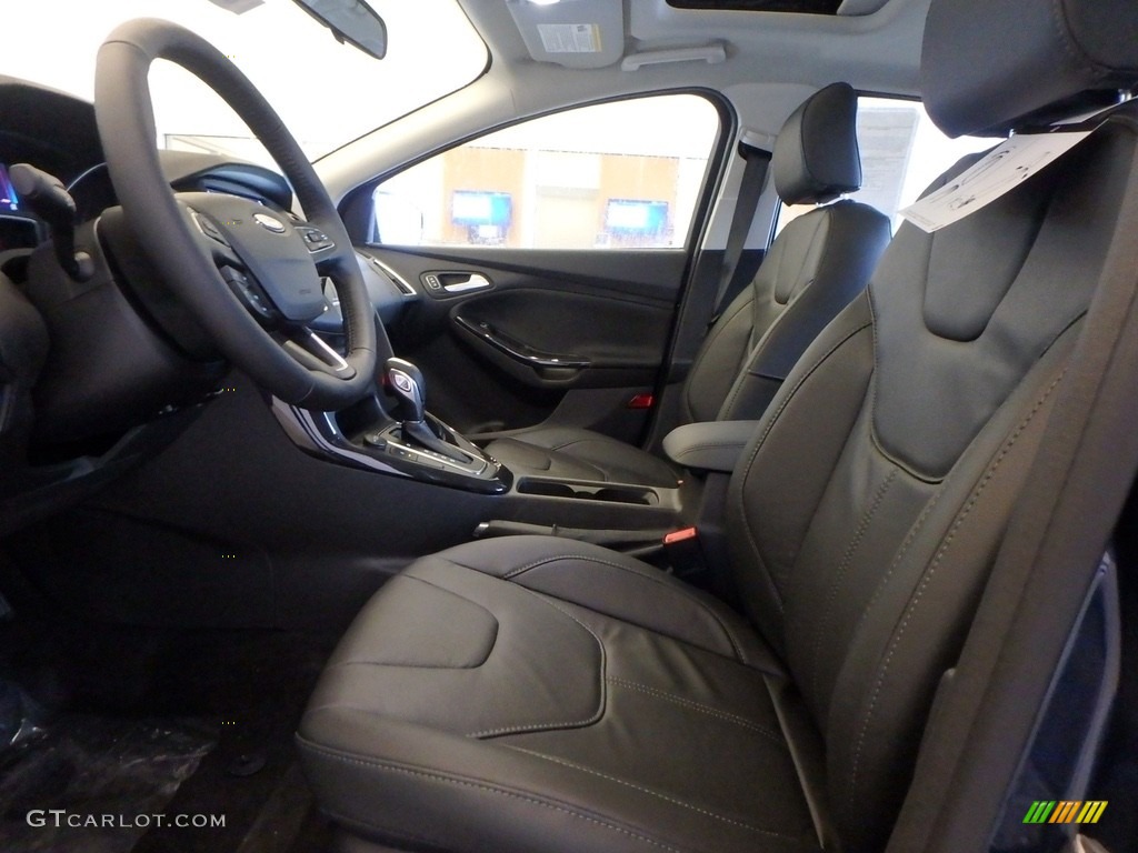 2018 Focus Titanium Sedan - Blue Metallic / Charcoal Black photo #6