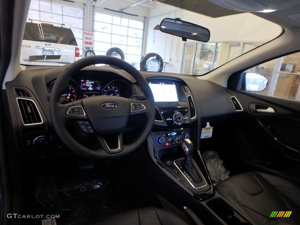 2018 Focus Titanium Sedan - Blue Metallic / Charcoal Black photo #8