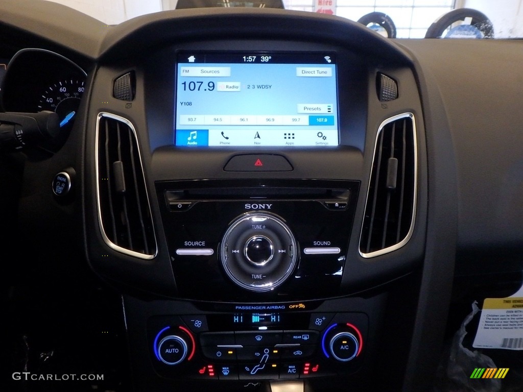 2018 Focus Titanium Sedan - Blue Metallic / Charcoal Black photo #14