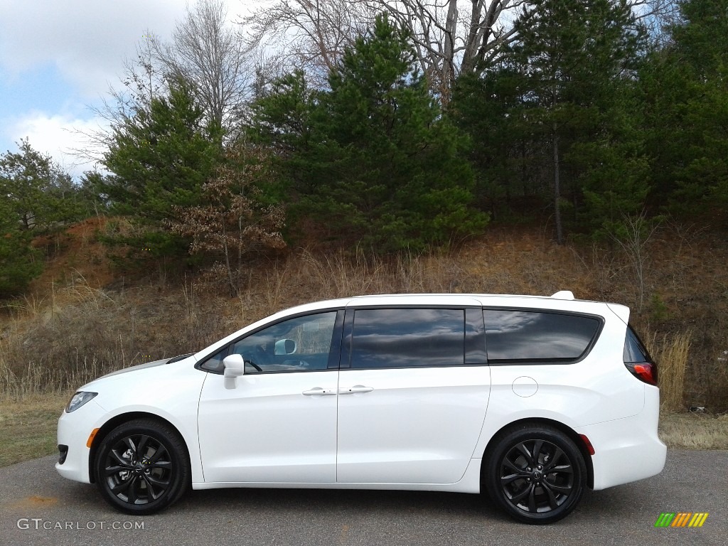 Bright White 2018 Chrysler Pacifica Touring Plus Exterior Photo #125605942