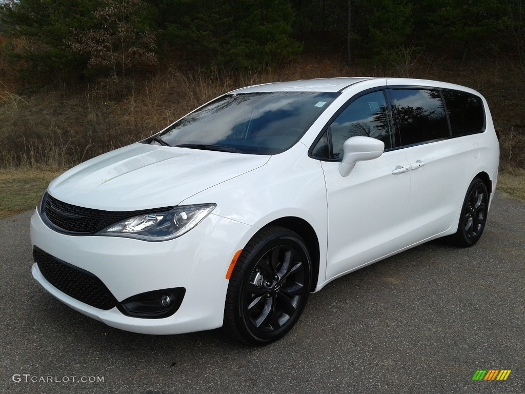 Bright White 2018 Chrysler Pacifica Touring Plus Exterior Photo #125605972