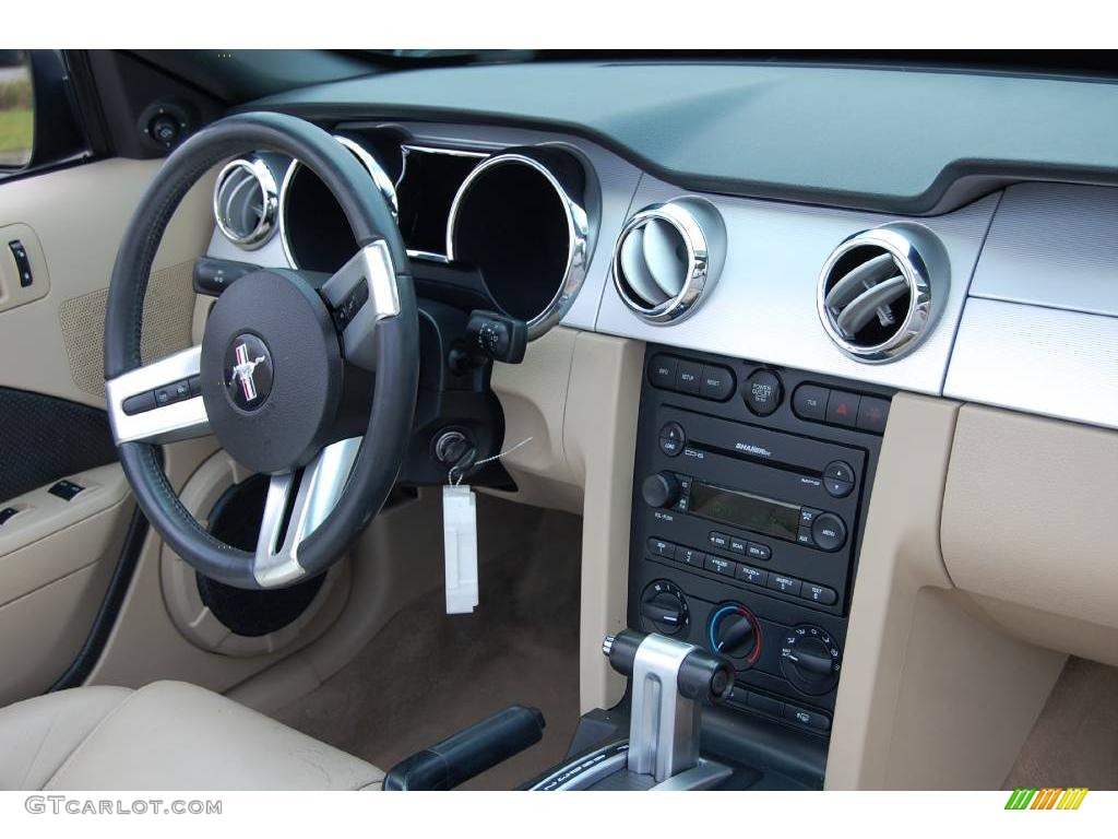 2006 Mustang V6 Premium Convertible - Torch Red / Light Parchment photo #10