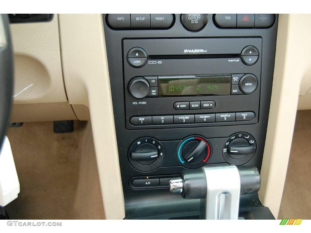 2006 Mustang V6 Premium Convertible - Torch Red / Light Parchment photo #20