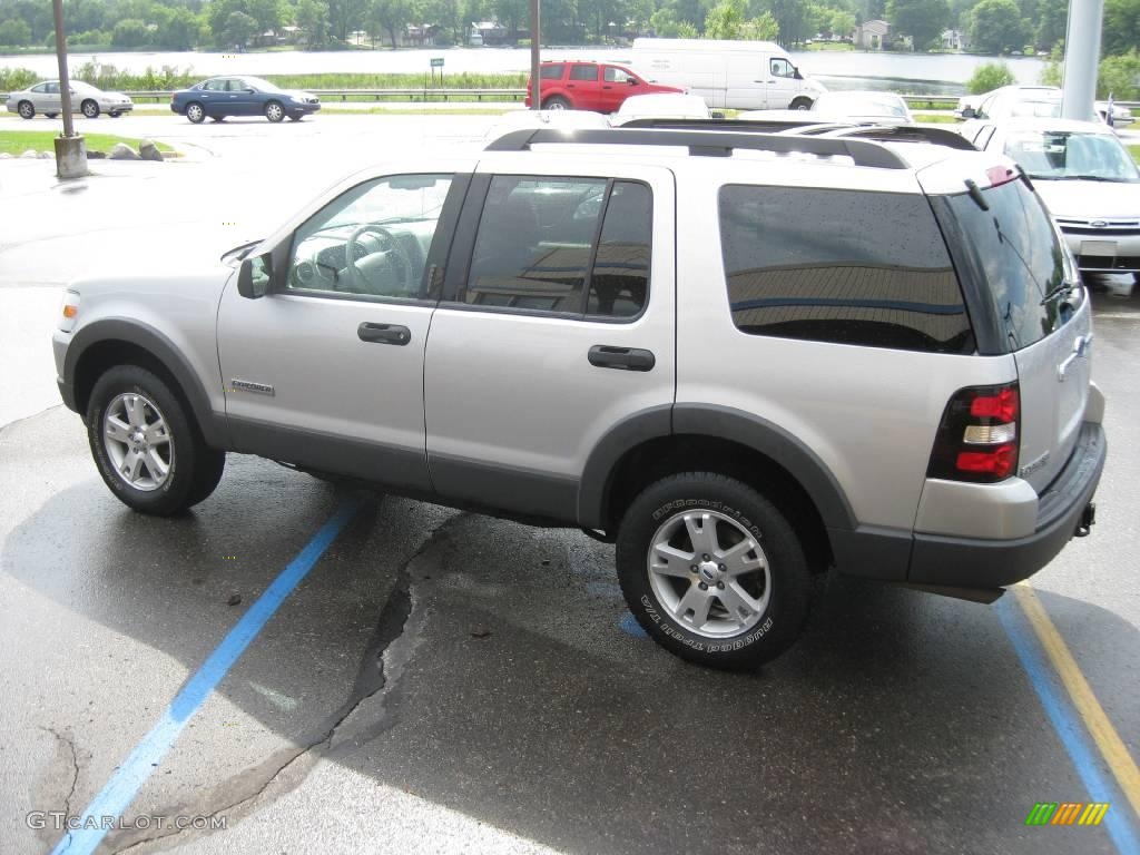 2006 Explorer XLT 4x4 - Silver Birch Metallic / Stone photo #7