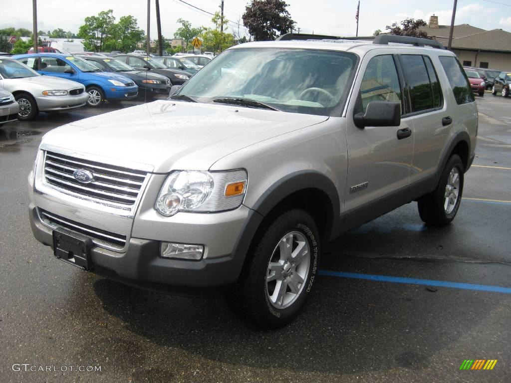 2006 Explorer XLT 4x4 - Silver Birch Metallic / Stone photo #10