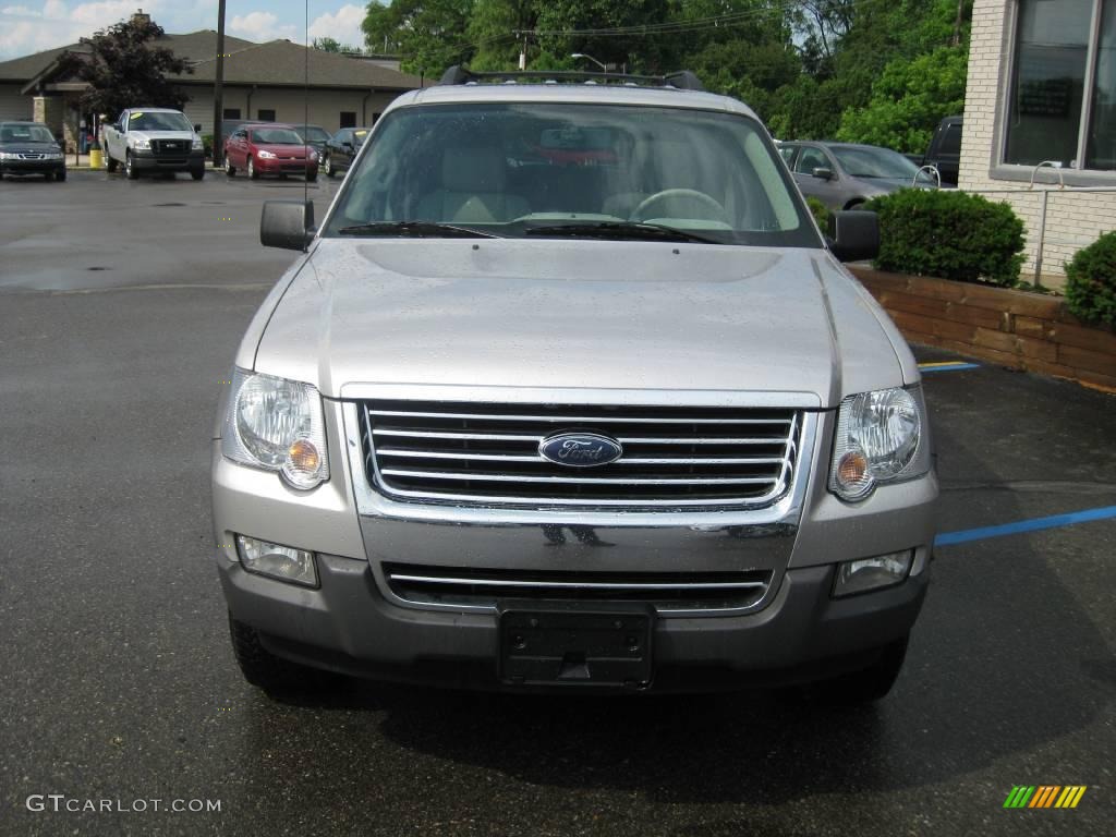 2006 Explorer XLT 4x4 - Silver Birch Metallic / Stone photo #11