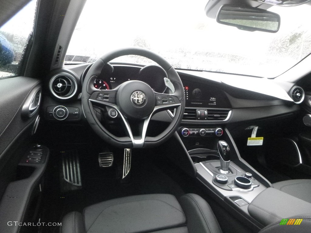 2018 Alfa Romeo Giulia Ti AWD Black/Dark Gray Dashboard Photo #125613673