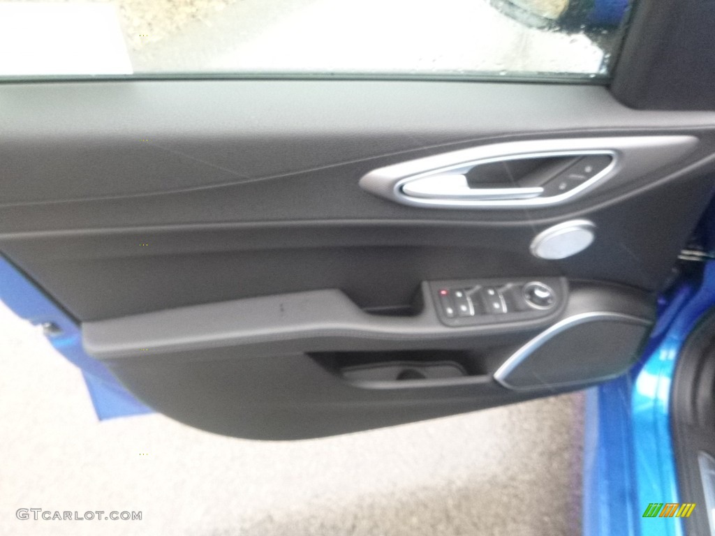 2018 Alfa Romeo Giulia Ti AWD Black/Dark Gray Door Panel Photo #125613721