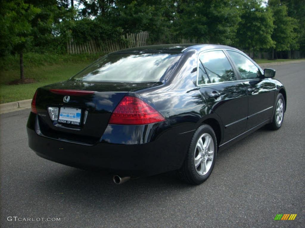2006 Accord SE Sedan - Nighthawk Black Pearl / Ivory photo #3