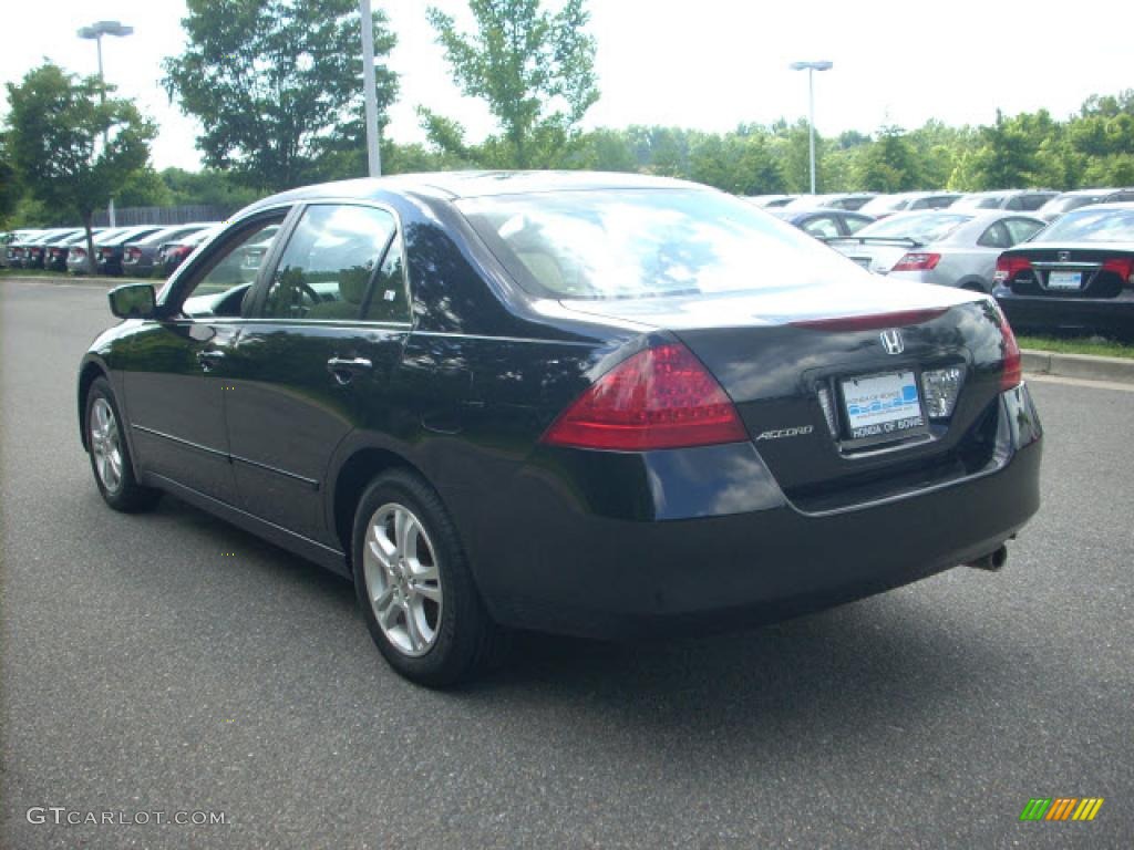 2006 Accord SE Sedan - Nighthawk Black Pearl / Ivory photo #5