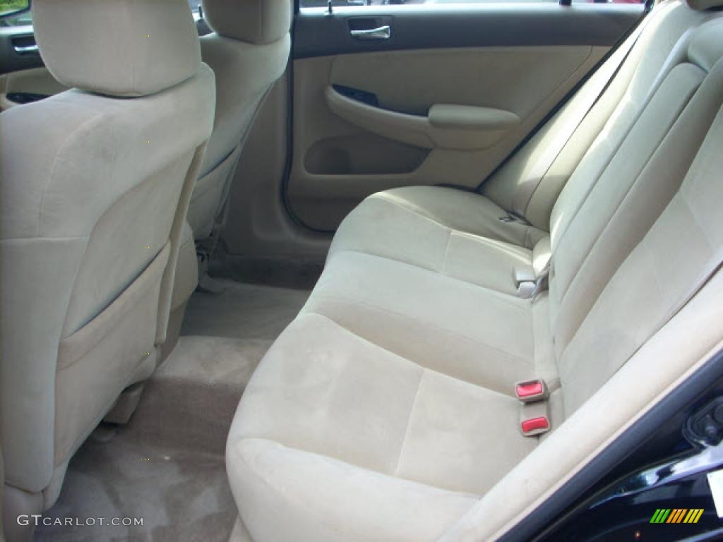 2006 Accord SE Sedan - Nighthawk Black Pearl / Ivory photo #10