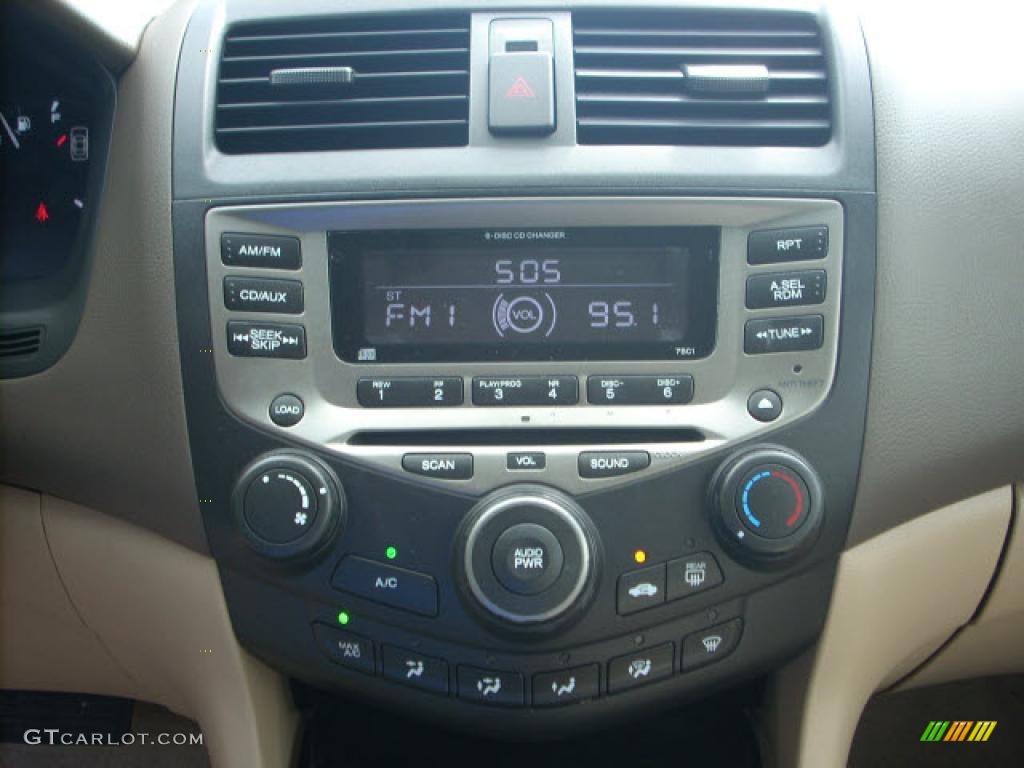 2006 Accord SE Sedan - Nighthawk Black Pearl / Ivory photo #11