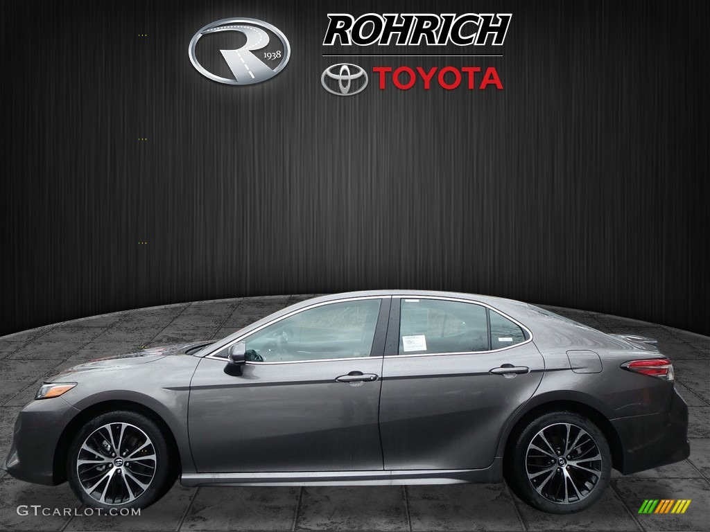 2018 Camry SE - Predawn Gray Mica / Black photo #3