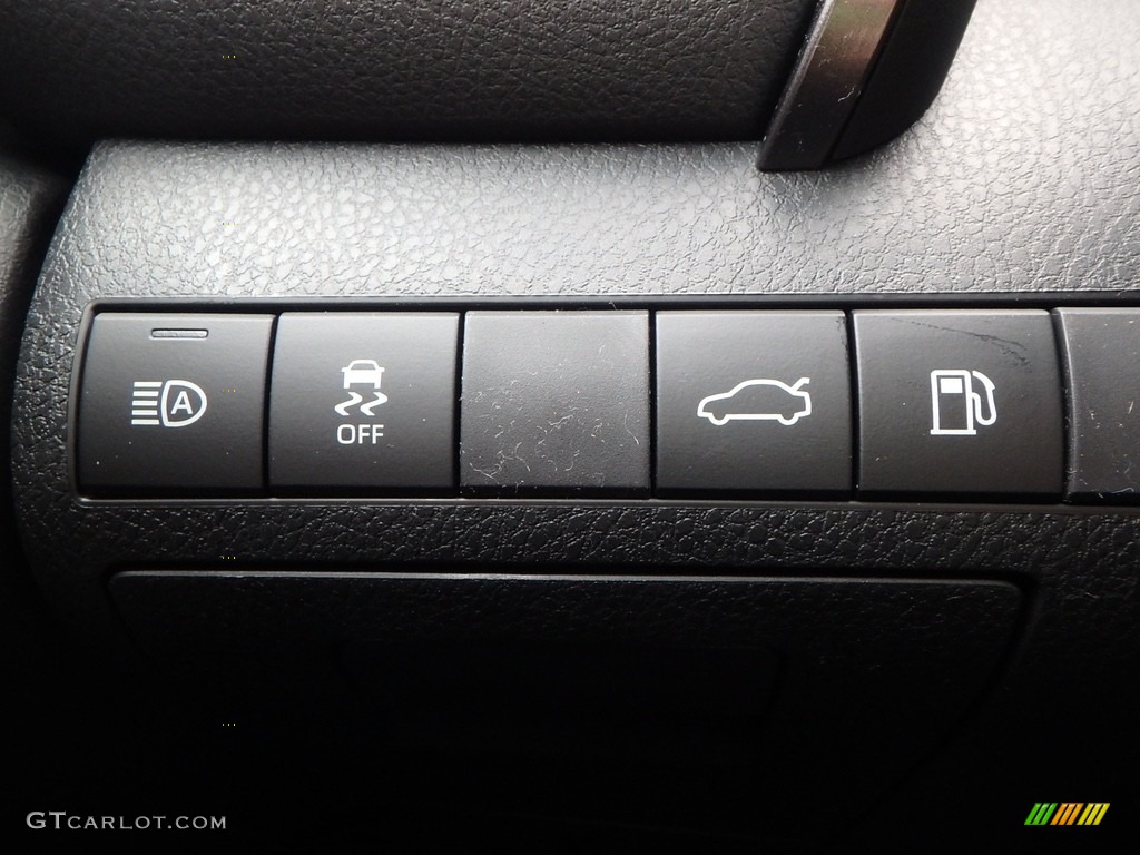 2018 Camry SE - Predawn Gray Mica / Black photo #14