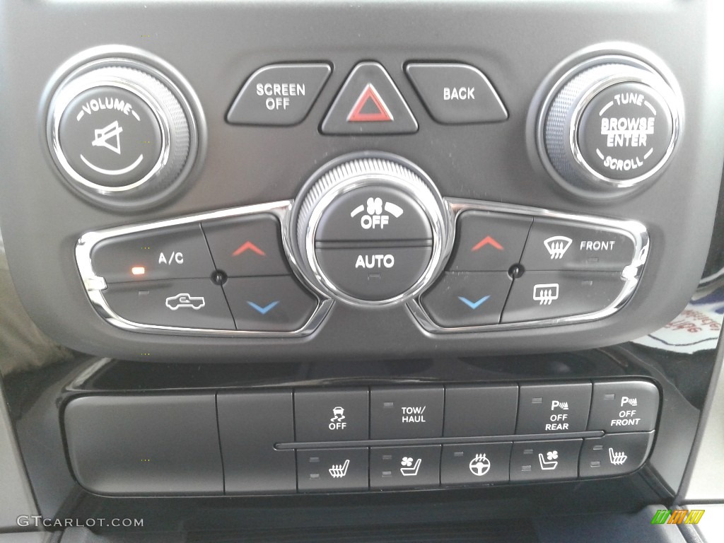 2018 1500 Sport Quad Cab 4x4 - Brilliant Black Crystal Pearl / Black photo #28