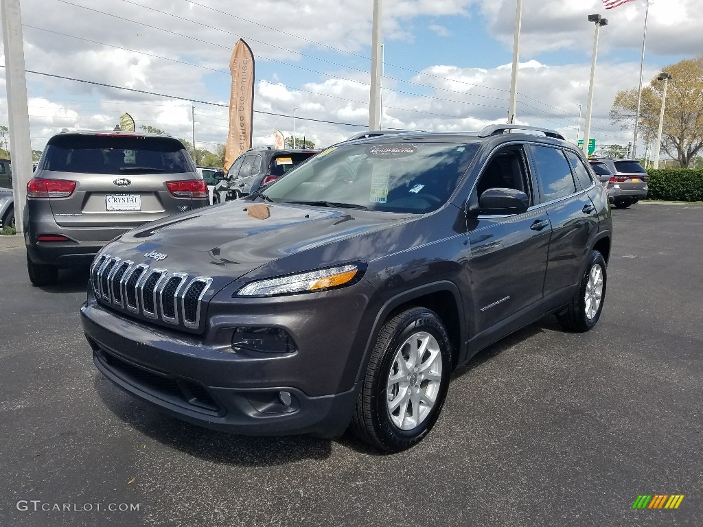 2018 Cherokee Latitude Plus - Granite Crystal Metallic / Black photo #1