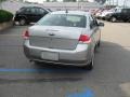 2008 Vapor Silver Metallic Ford Focus SE Sedan  photo #5