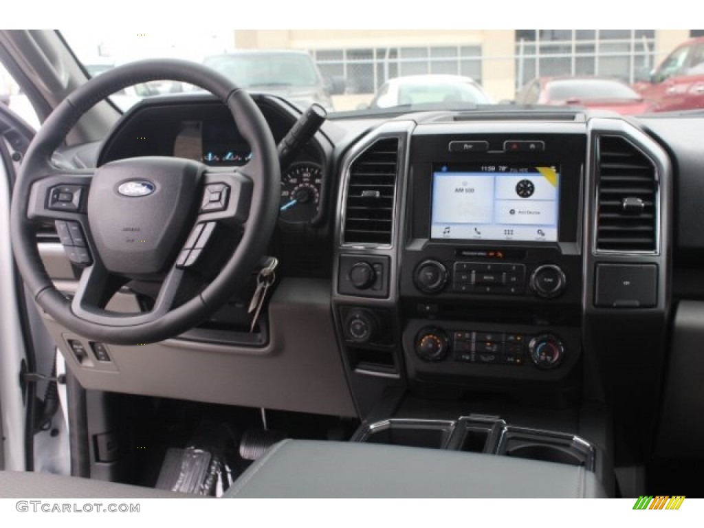 2018 F150 XLT SuperCab - Oxford White / Earth Gray photo #22