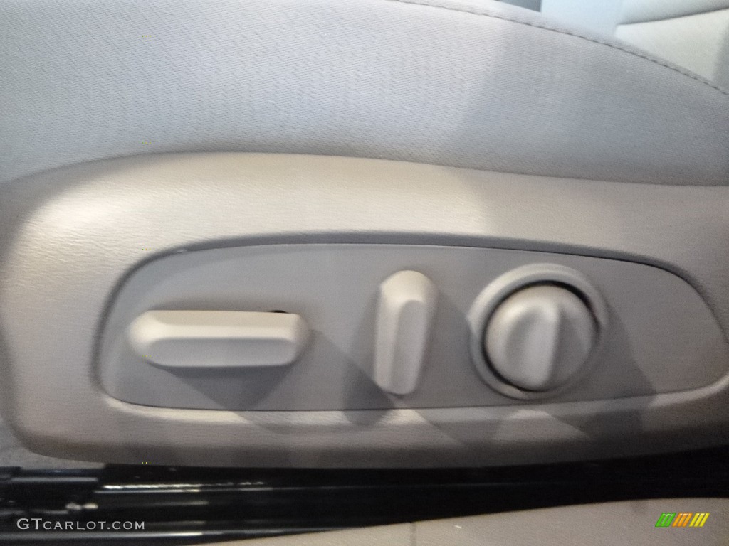 2018 Malibu LT - Silver Ice Metallic / Dark Atmosphere/Loft Brown photo #14