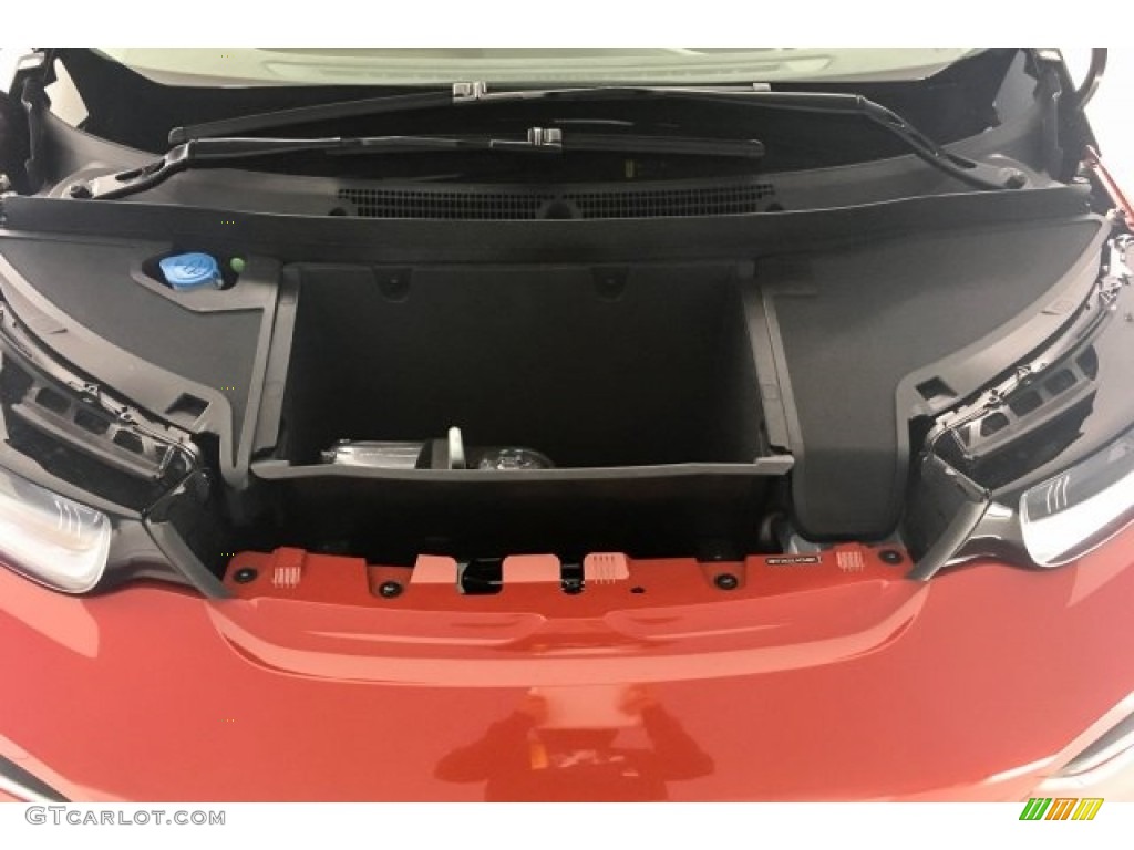 2018 BMW i3 with Range Extender Trunk Photo #125650358