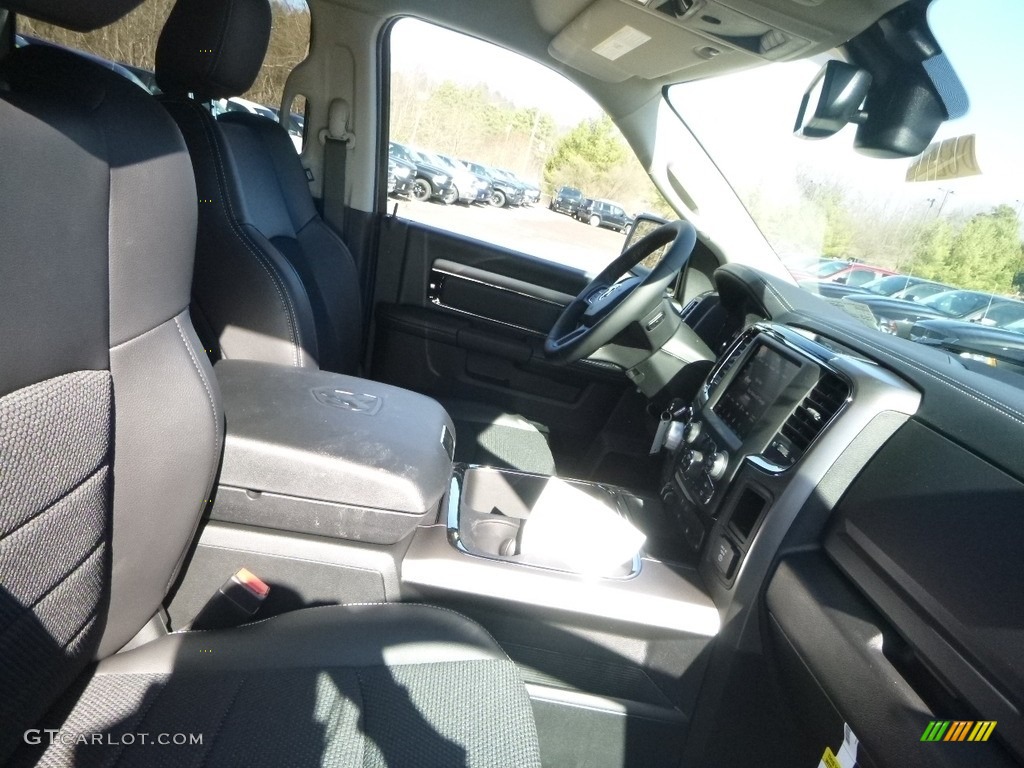 2018 1500 Sport Crew Cab 4x4 - Brilliant Black Crystal Pearl / Black photo #10