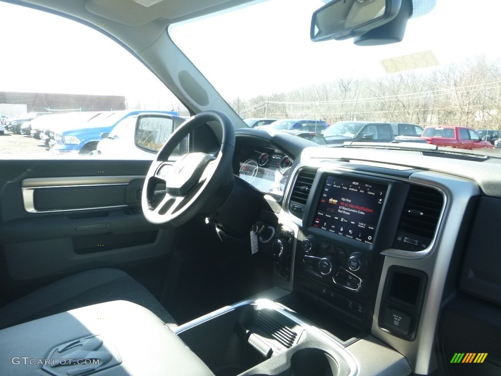 2018 1500 Big Horn Crew Cab 4x4 - True Blue Pearl / Black/Diesel Gray photo #10