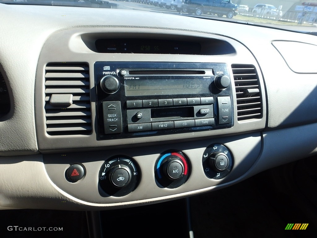 2002 Camry LE - Aspen Green Pearl / Dark Charcoal photo #13