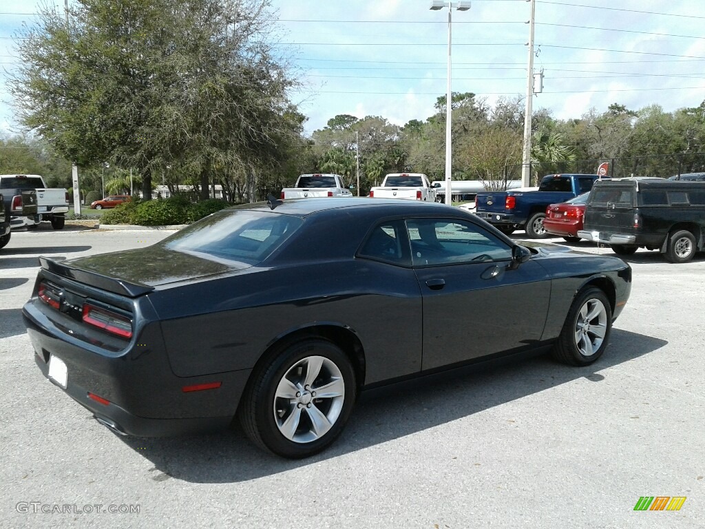 2018 Challenger SXT - Maximum Steel Metallic / Black photo #5