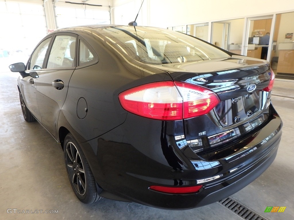 2018 Fiesta SE Sedan - Shadow Black / Charcoal Black photo #3