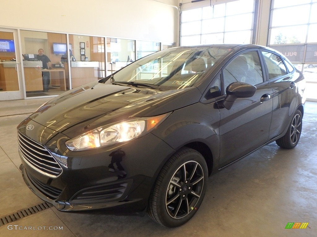 2018 Fiesta SE Sedan - Shadow Black / Charcoal Black photo #4