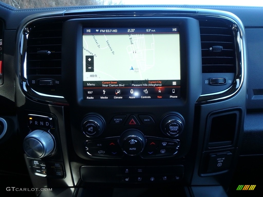 2018 1500 Sport Crew Cab 4x4 - Brilliant Black Crystal Pearl / Black photo #16