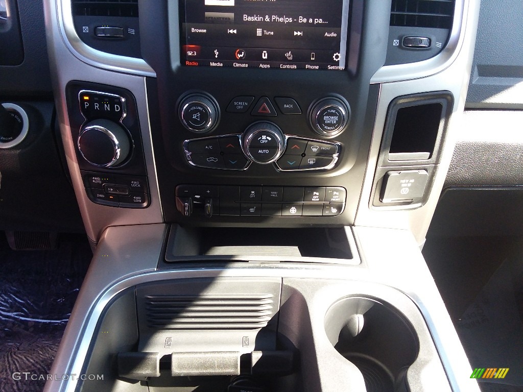 2018 1500 Big Horn Quad Cab 4x4 - Bright White / Black/Diesel Gray photo #9