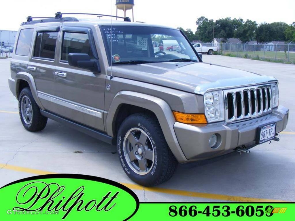 Light Khaki Metallic Jeep Commander