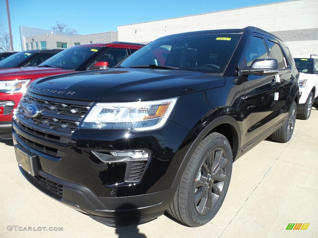 2018 Explorer XLT 4WD - Shadow Black / Ebony Black photo #1