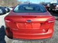 Hot Pepper Red - Focus SE Sedan Photo No. 4