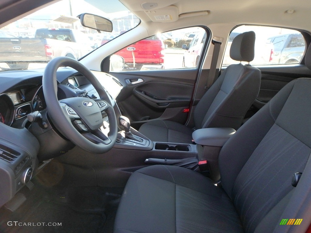 2018 Focus SE Sedan - Hot Pepper Red / Charcoal Black photo #10